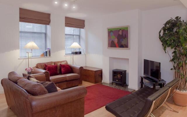 Causewayside Apartment - The Edinburgh Address