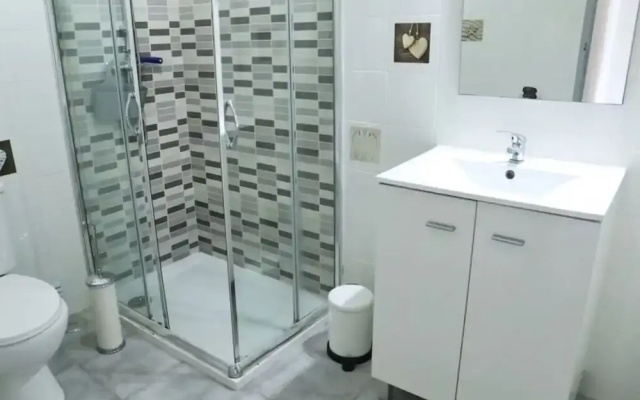 Apartment on the Beach in Vale Centianes
