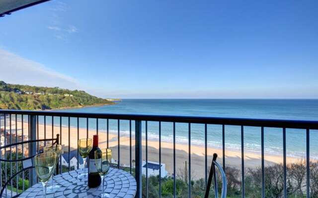 Apartment With Magnificent View Over Carbis Bay Beach