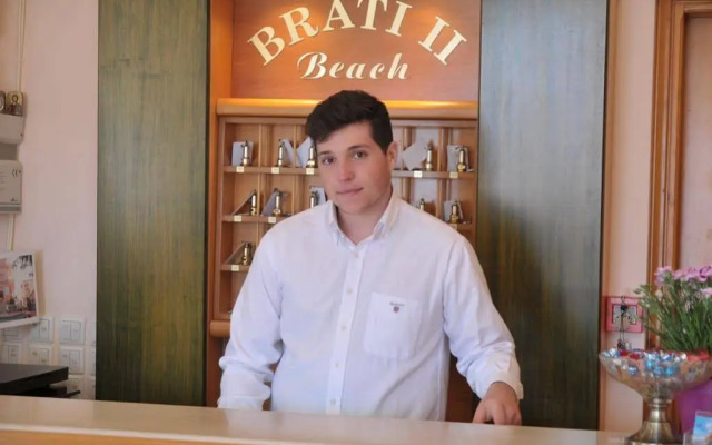 Brati II Beach Hotel