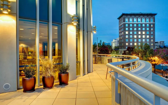 Courtyard Greenville Downtown