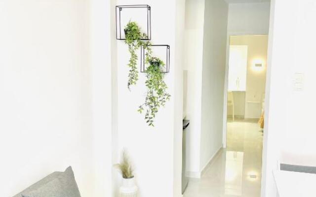 White studio (Preveza Marina)