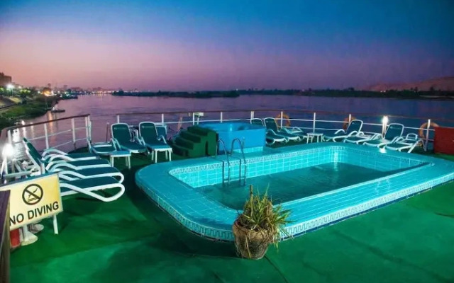 Nile Saray