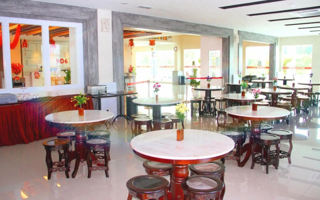 906 Premier Hotel