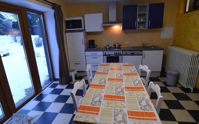 Charming Holiday Home in Halleux with Garden