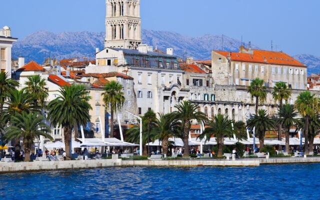 Impeccable 1-bed Apartment in Center of Split