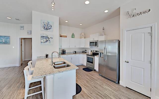 110nnaut 2 Bedroom Home