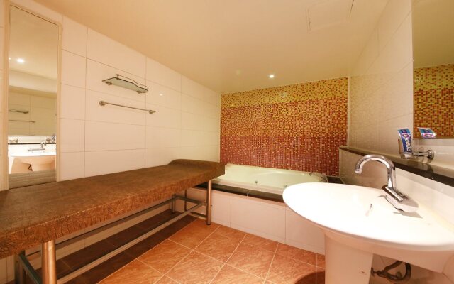 Goodstay Diamond Hotel