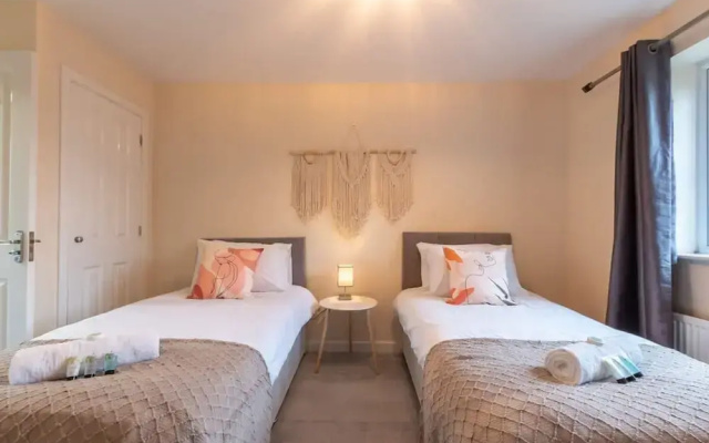 Host Stay Moresby Way