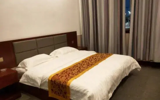 Longxian Jiaotong Hotel