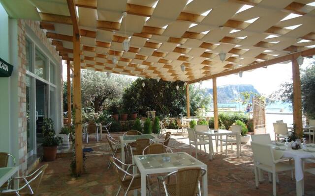 Rondos Hotel