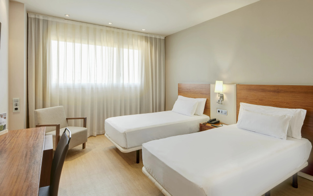 Hotel Sercotel Ciutat de Montcada - Image 4