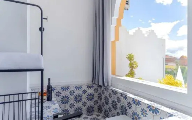 Dali Dandi Cliff Seaview Image Holiday Meishu (Bohai Branch)