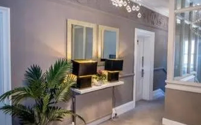 Best Western Mount Sorrel Hotel