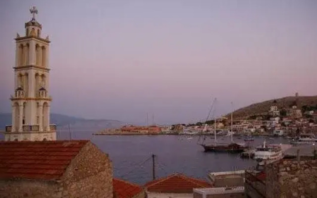 Dolphins Apartments
