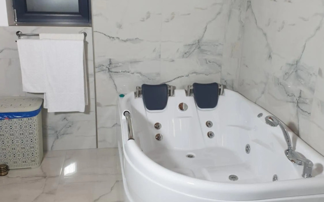 ELEGANT ROOMS - ULTRACENTRAL - jacuzzi cu hidromasaj