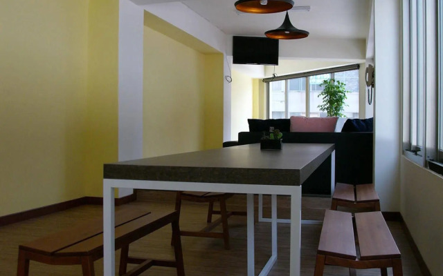 Tavern L Hostel