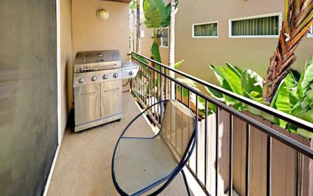 Mission Beach Townhouse by RedAwning