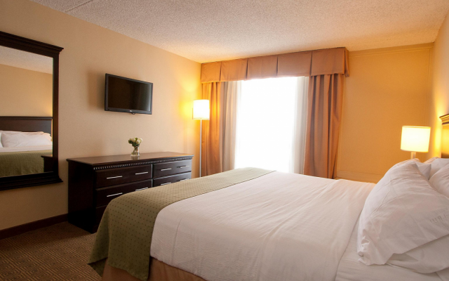 Holiday Inn South Plainfield-Piscataway, an IHG Hotel