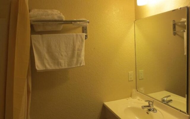 Wayne Motel