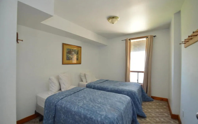 6 Bed Blue Mountain Chalets