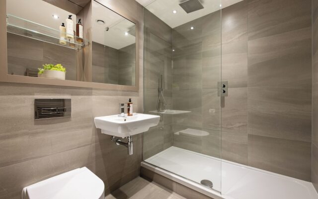 Leeds Centre by Charles Hope