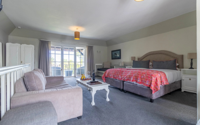 Whale Rock Luxury Lodge