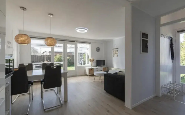 Modern Holiday Home With Large Garden