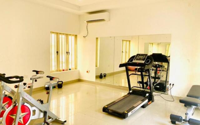 3 bedrooms luxury apartments with pool lekki phase 1