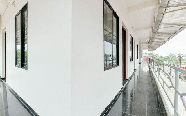 OYO 23106 Vattekad Tourist Home