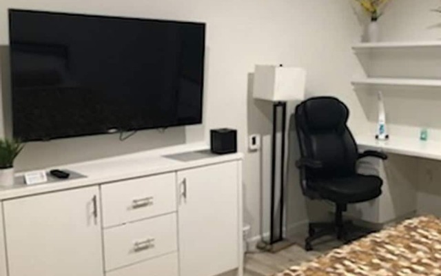 Villa Alamari Inn And Suites