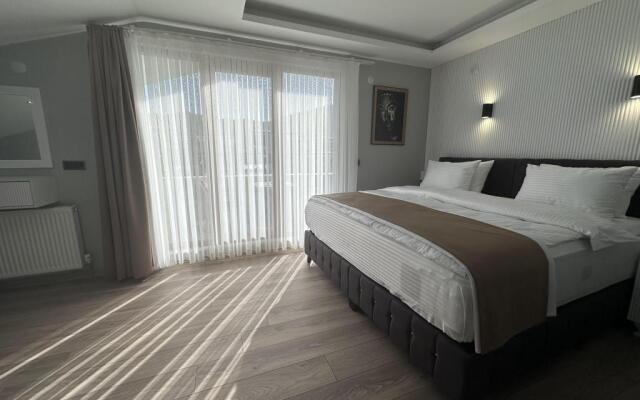Beyaz Köşk Hotel & Cafe