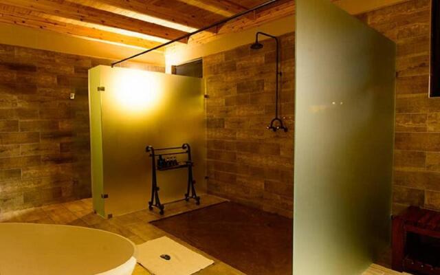 Callies Game Lodge Safaris