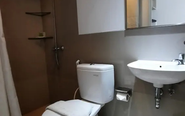 Azalea Suites by Jayakarta Group