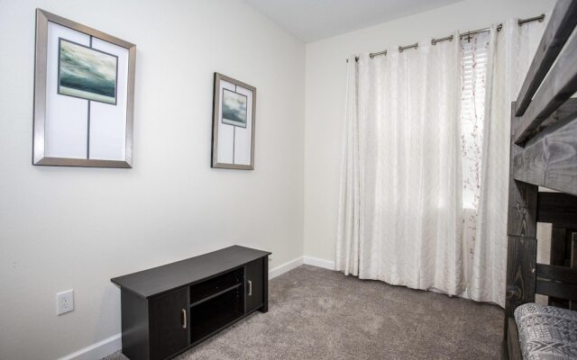 6BR Home Prime Location