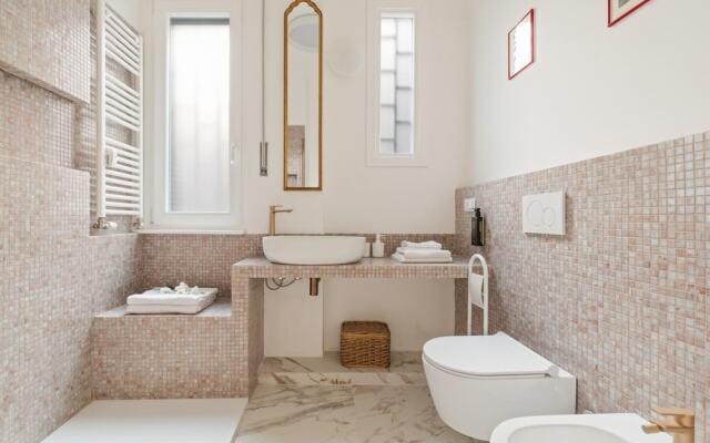 Bright And Spacious Family Apartment In Parioli