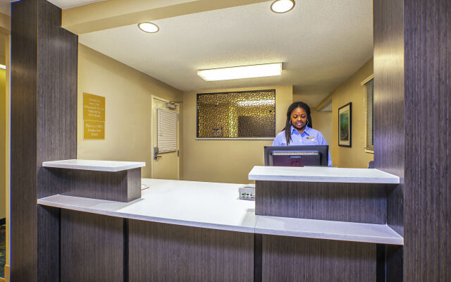 Candlewood Suites Indianapolis by IHG