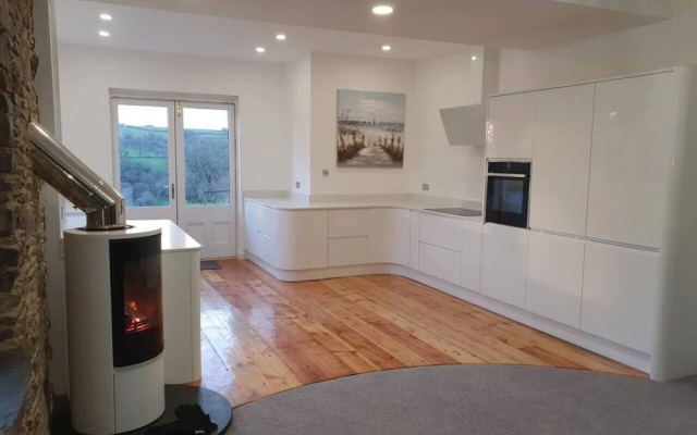 Stunning 6-bed House With Huge Garden on Dartmoor