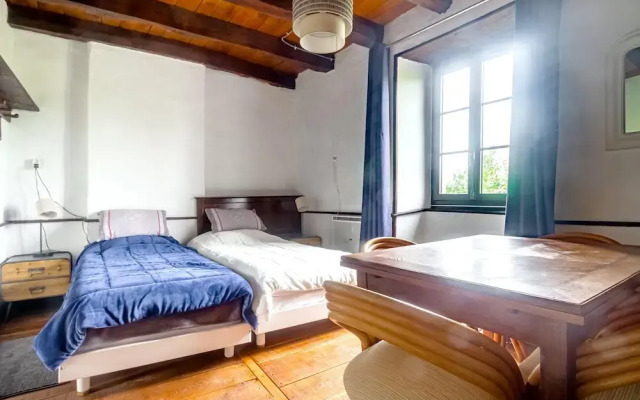 House With 8 Bedrooms in Saint-hilaire-peyroux, With Enclosed Garden a