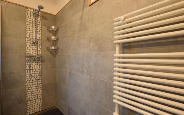 Grandeur Villa with Sauna & Hot Tub in Durbuy