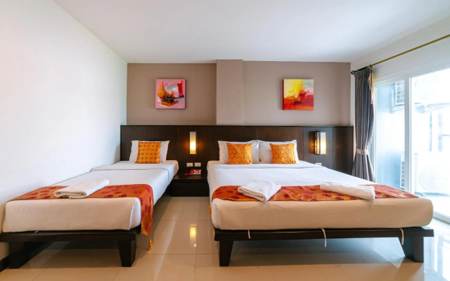 OYO 241 Ratana Hotel Sakdidet