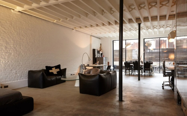 Incredible Designer Warehouse Close to Trendy Shoreditch