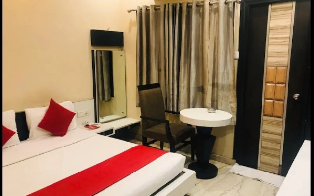 OYO 1671 Hotel Sundaram