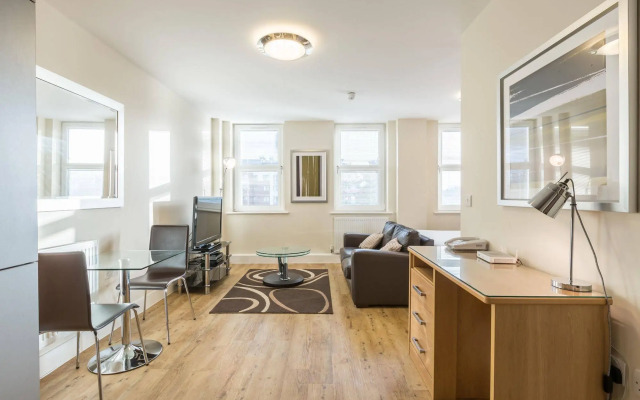 Central House by House of Fisher