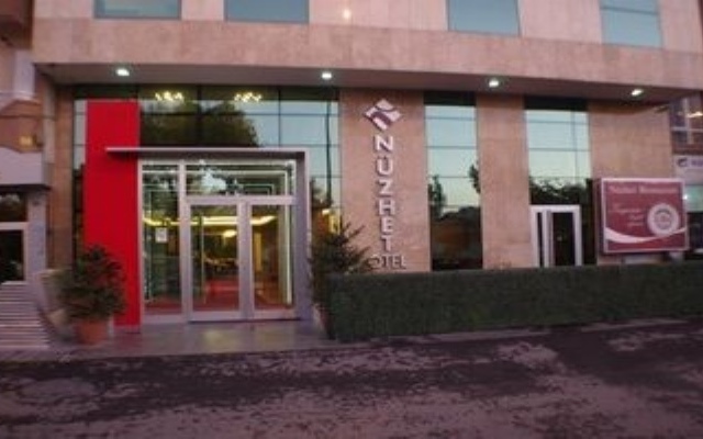 Nuzhet Hotel