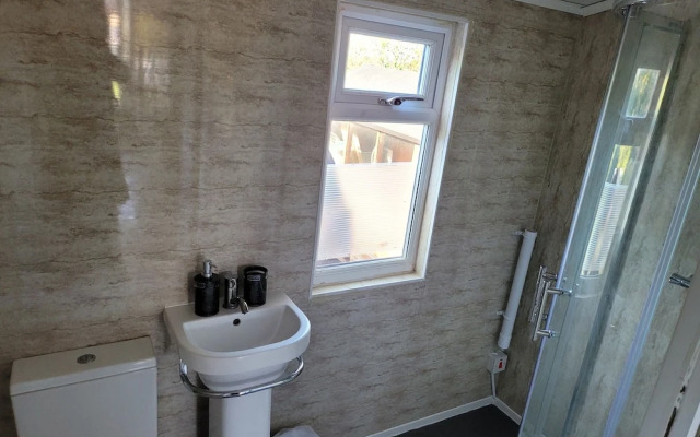 Bright & Homely Apartment