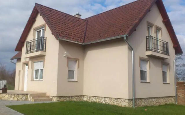 B.É.ZS. Apartman