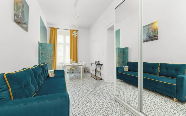 Yellow Apartment in Bytom by Renters