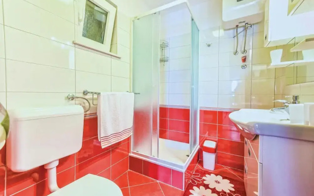 Amazing Home in Kustici With Wifi and 1 Bedrooms