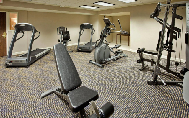 DoubleTree by Hilton St. Louis Airport